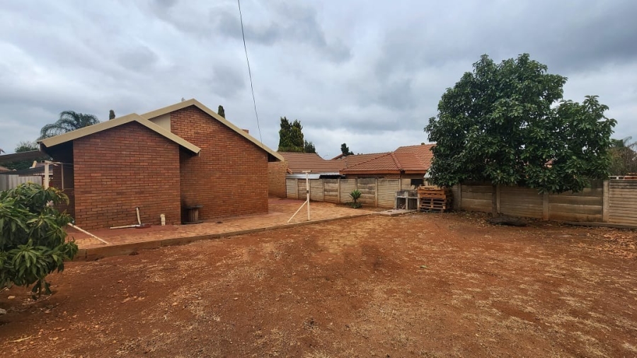 To Let 3 Bedroom Property for Rent in Flora Park Northern Cape